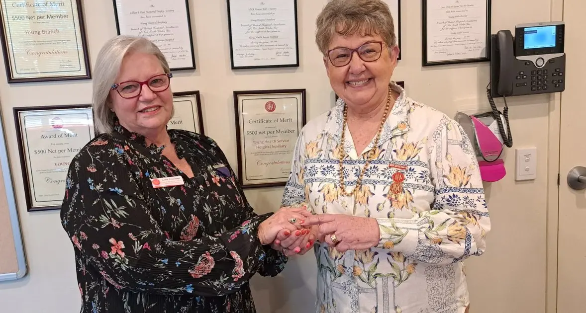 20 years of service given to Hospital Auxiliary by Lyn Fruedenstein