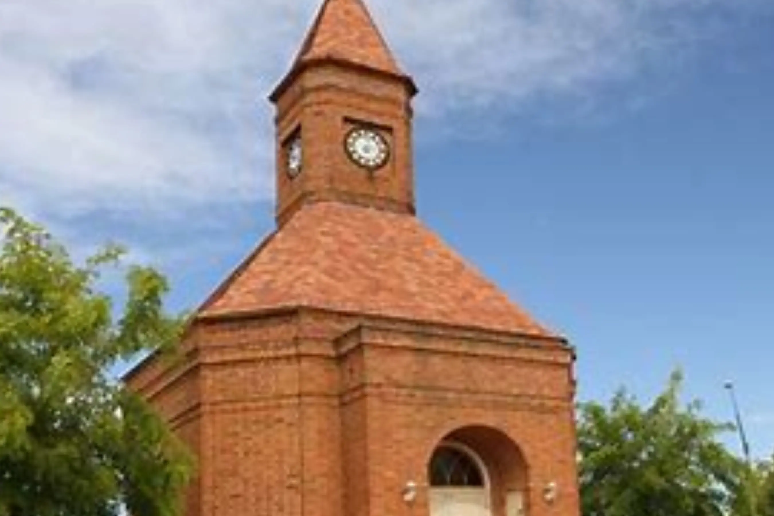 <p>Boorowa War Memorial.</p>\\n