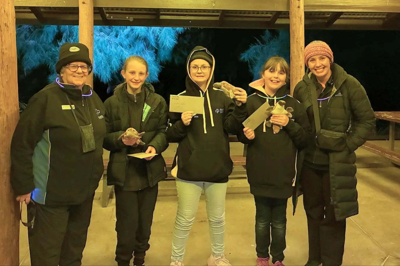 <p>Young Girl Guides Matilda, Mackenzie and Thea with leaders Pauline \\u2018Adina\\u2019 Davidson, left, and Pip \\u2018Blossom\\u2019, right, during the Great Guide Sleep Out at Taronga Western Plains Zoo Dubbo.</p>\\n
