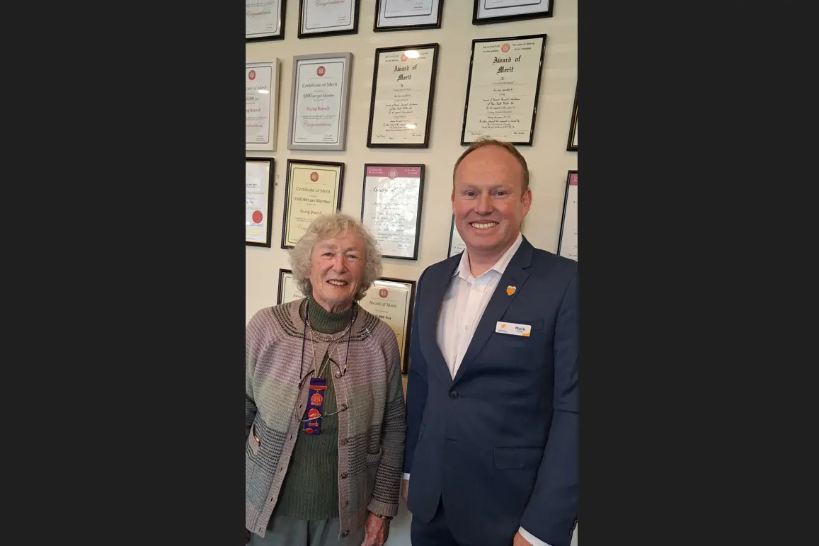 <p>Young Hospital Auxiliary President Janice Ward with guest Speaker Mark Kinsela. PHOTO: Supplied</p>\\n
