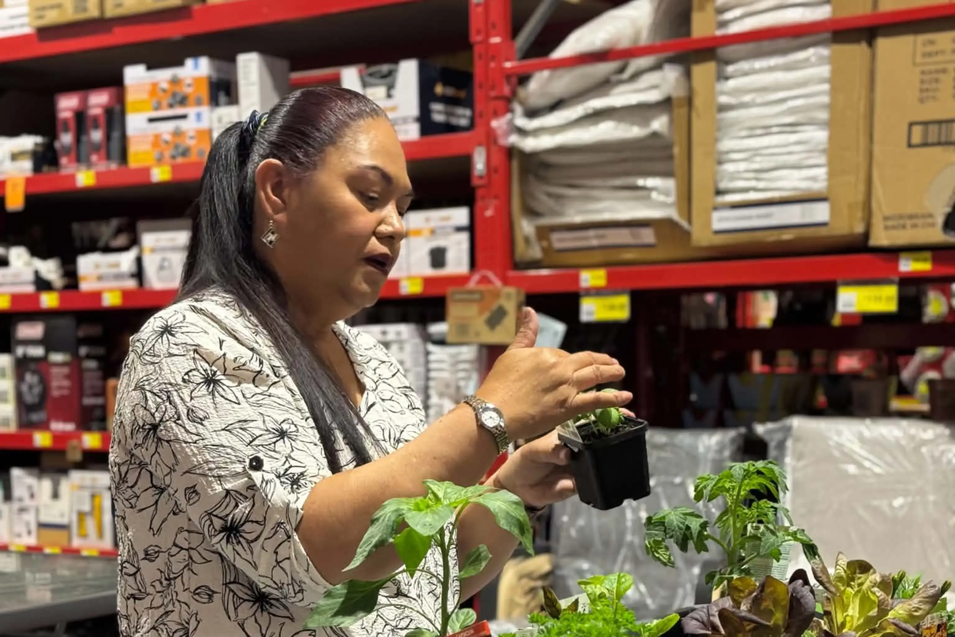 <p>Young Garden Club president Joy Carter ran the recent workshop. </p>\\n