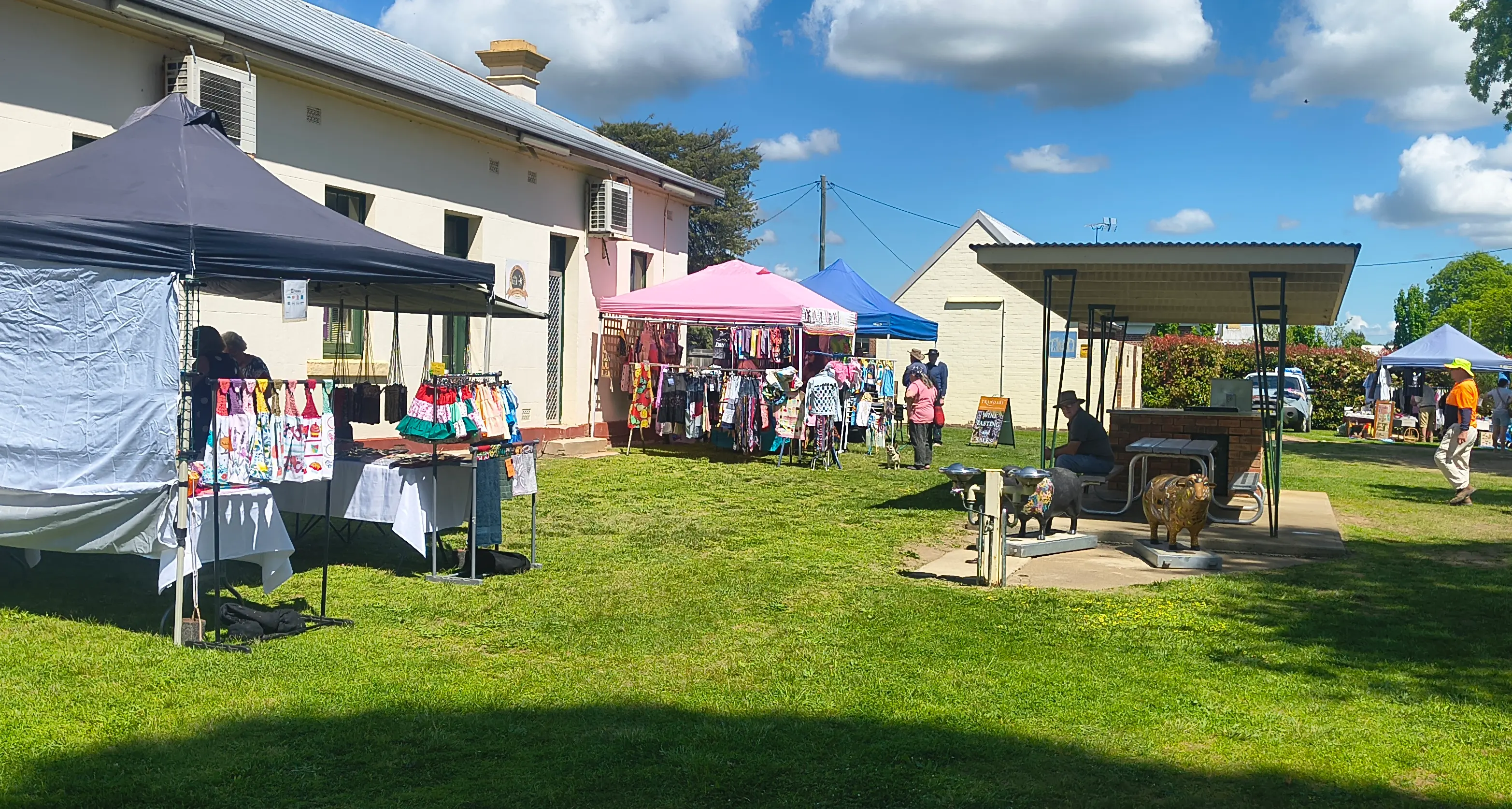 Rotary Markets draw steady crowd to Old Court House